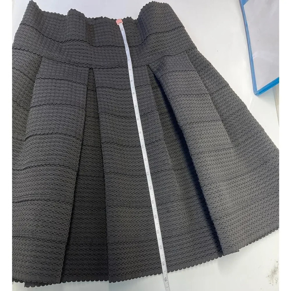 H&M Womens Black Pull-on Elastic Waist Skirt Office Wear Feminine - Picture 7 of 9
